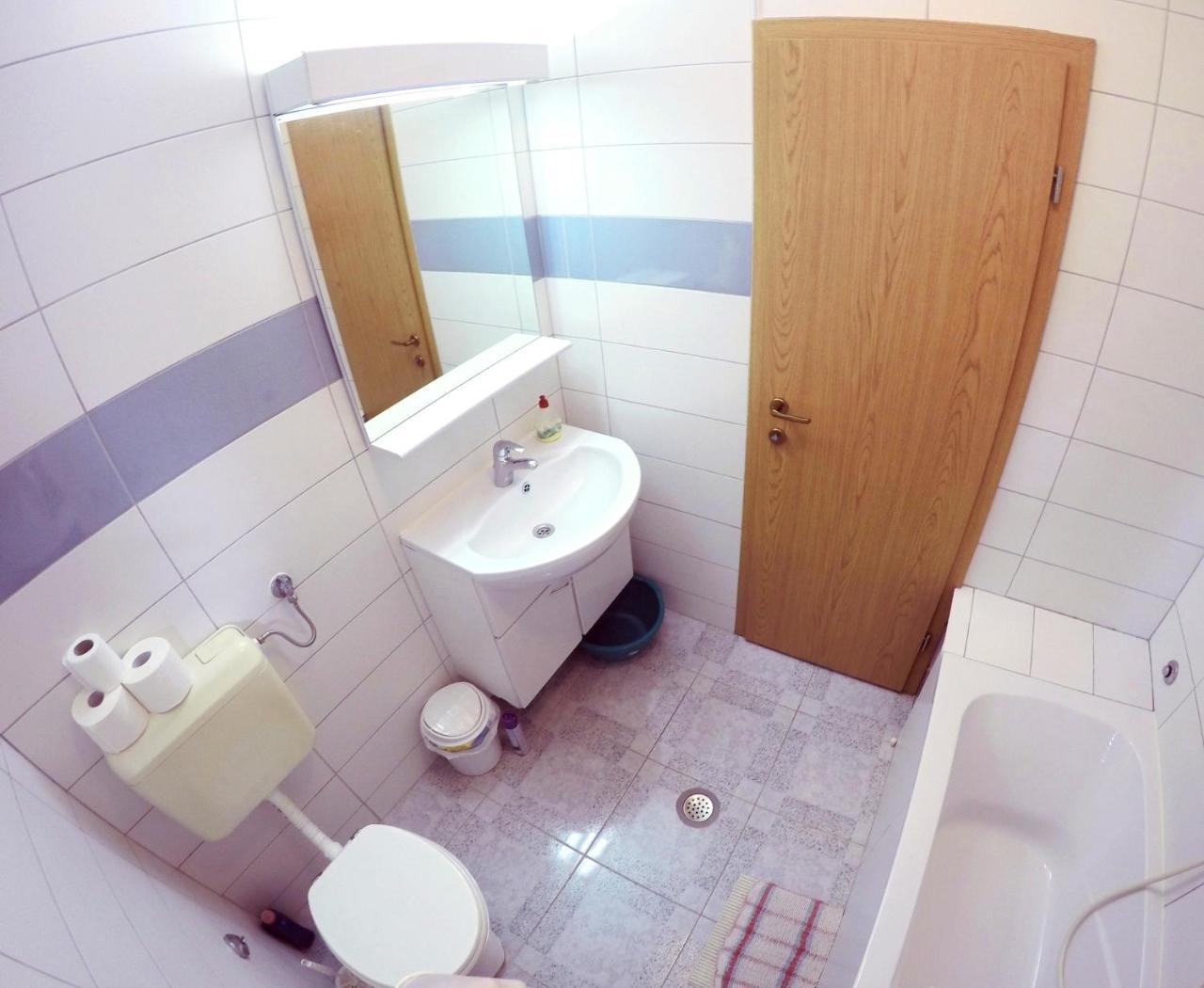 Blue City Apartment'S Repic Biograd Na Moru Buitenkant foto